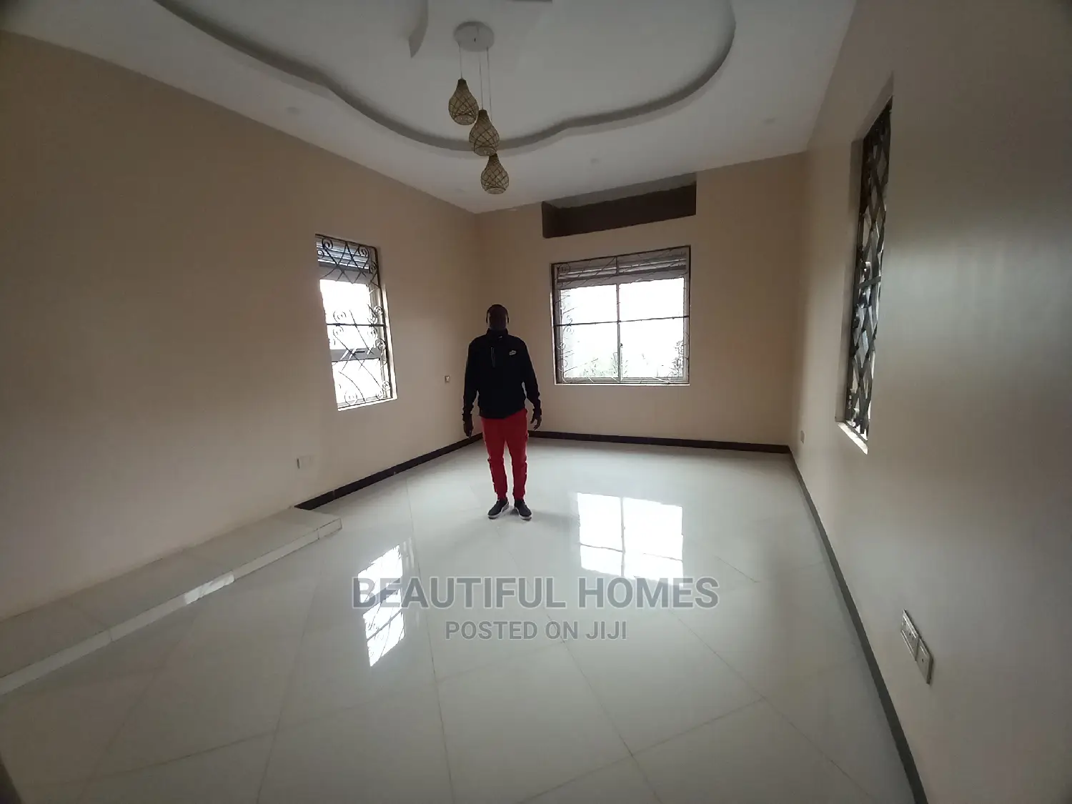 Furnished 4bdrm Bungalow in Kira Corporate for Sale