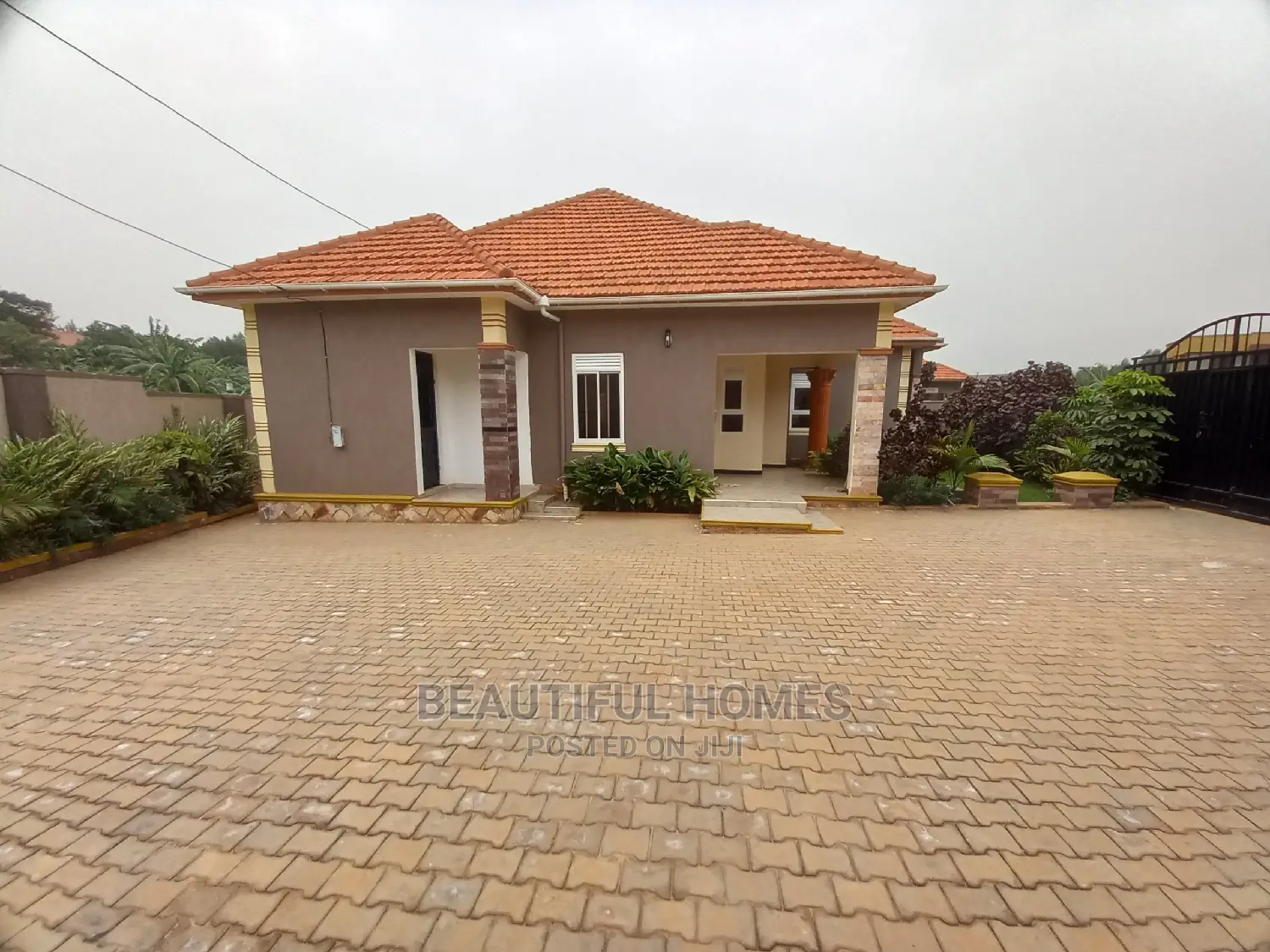 Furnished 4bdrm Bungalow in Kira Corporate for Sale