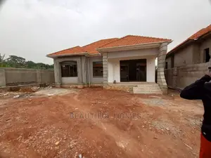Furnished 4bdrm House in Kira Corporate for Sale
