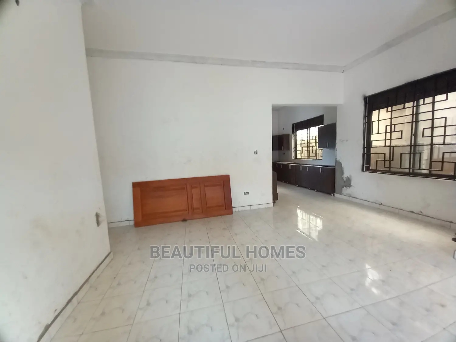Furnished 4bdrm House in Kira Corporate for Sale