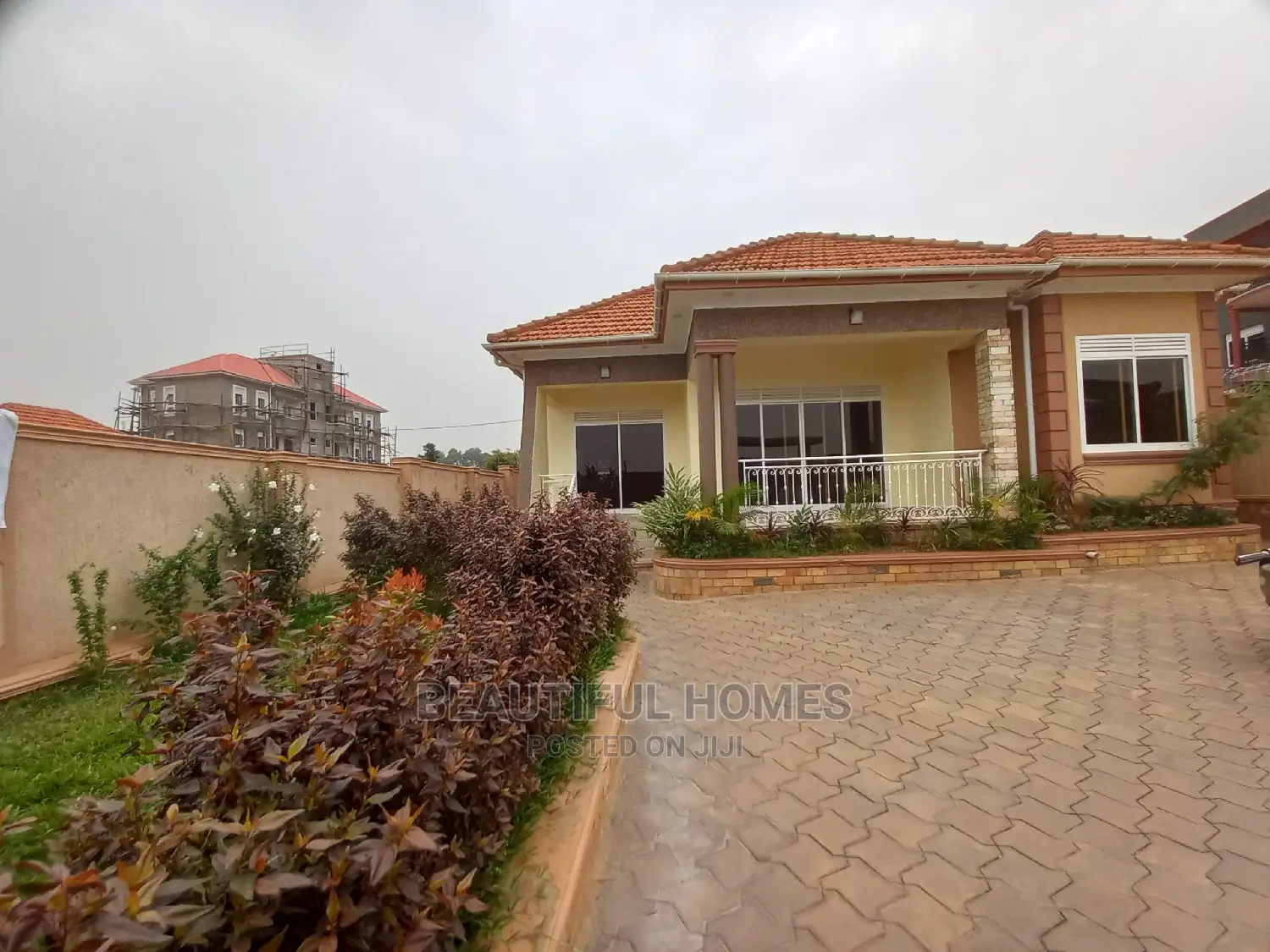 Furnished 5bdrm House in Kira for Sale