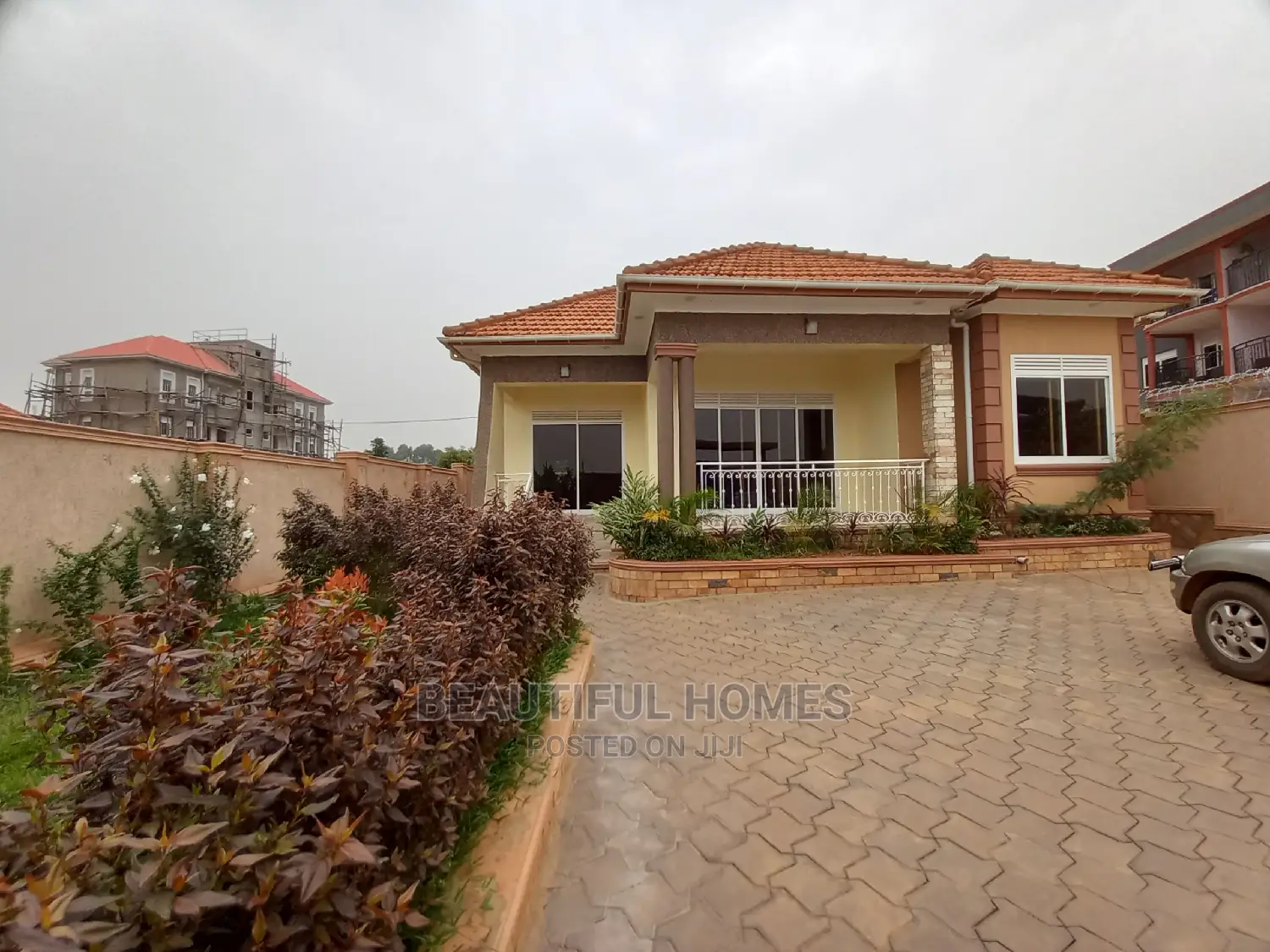 Furnished 5bdrm House in Kira for Sale