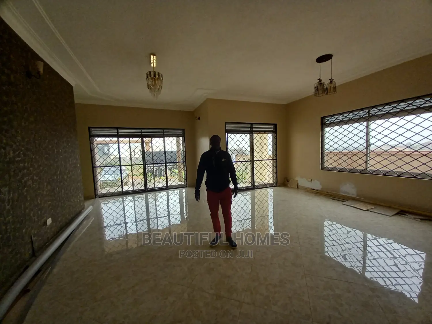 Furnished 4bdrm Bungalow in Kira Splendid for Sale