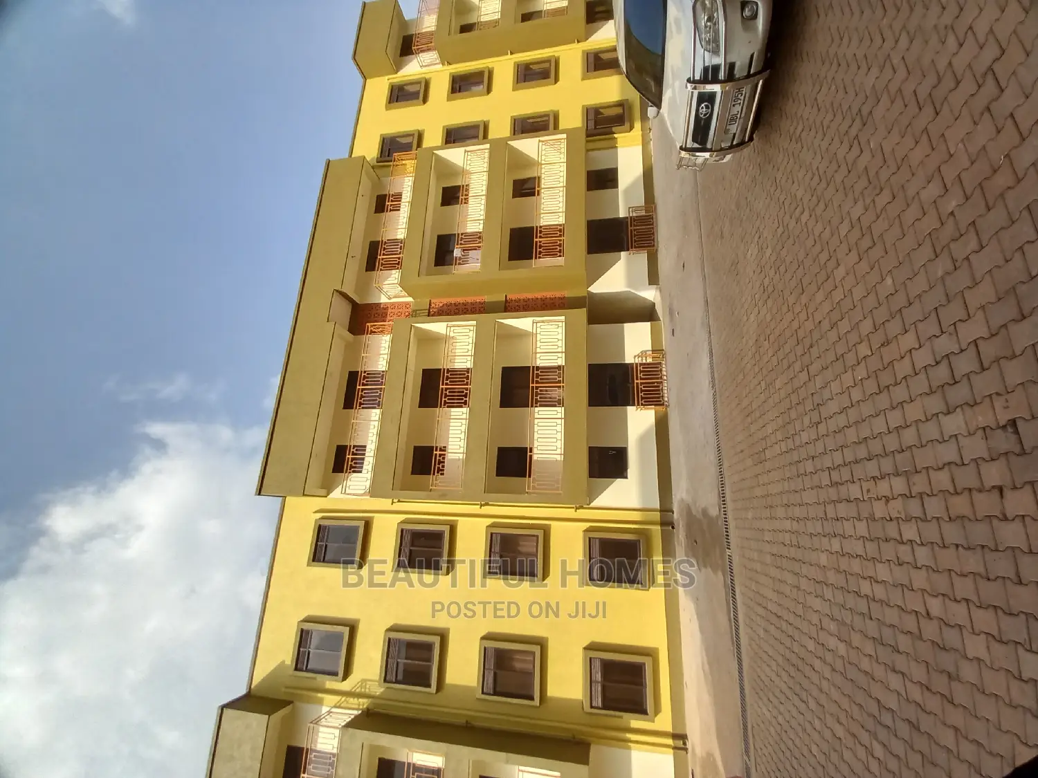 Furnished 3bdrm Condo in Kisaasi, Central Division for Sale