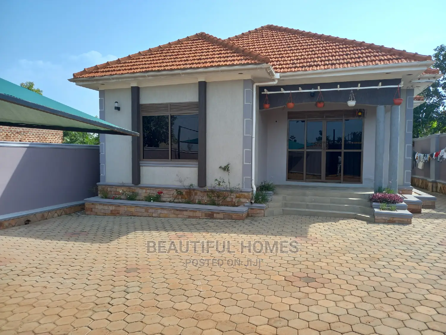 Furnished 4bdrm Bungalow in Kira Nakwero for Sale