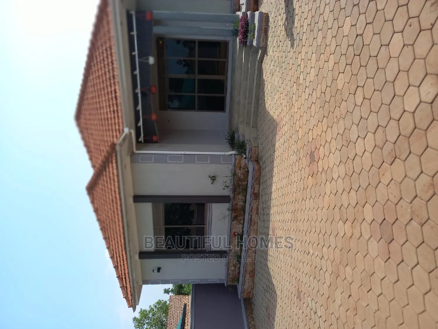 Furnished 4bdrm Bungalow in Kira Nakwero for Sale