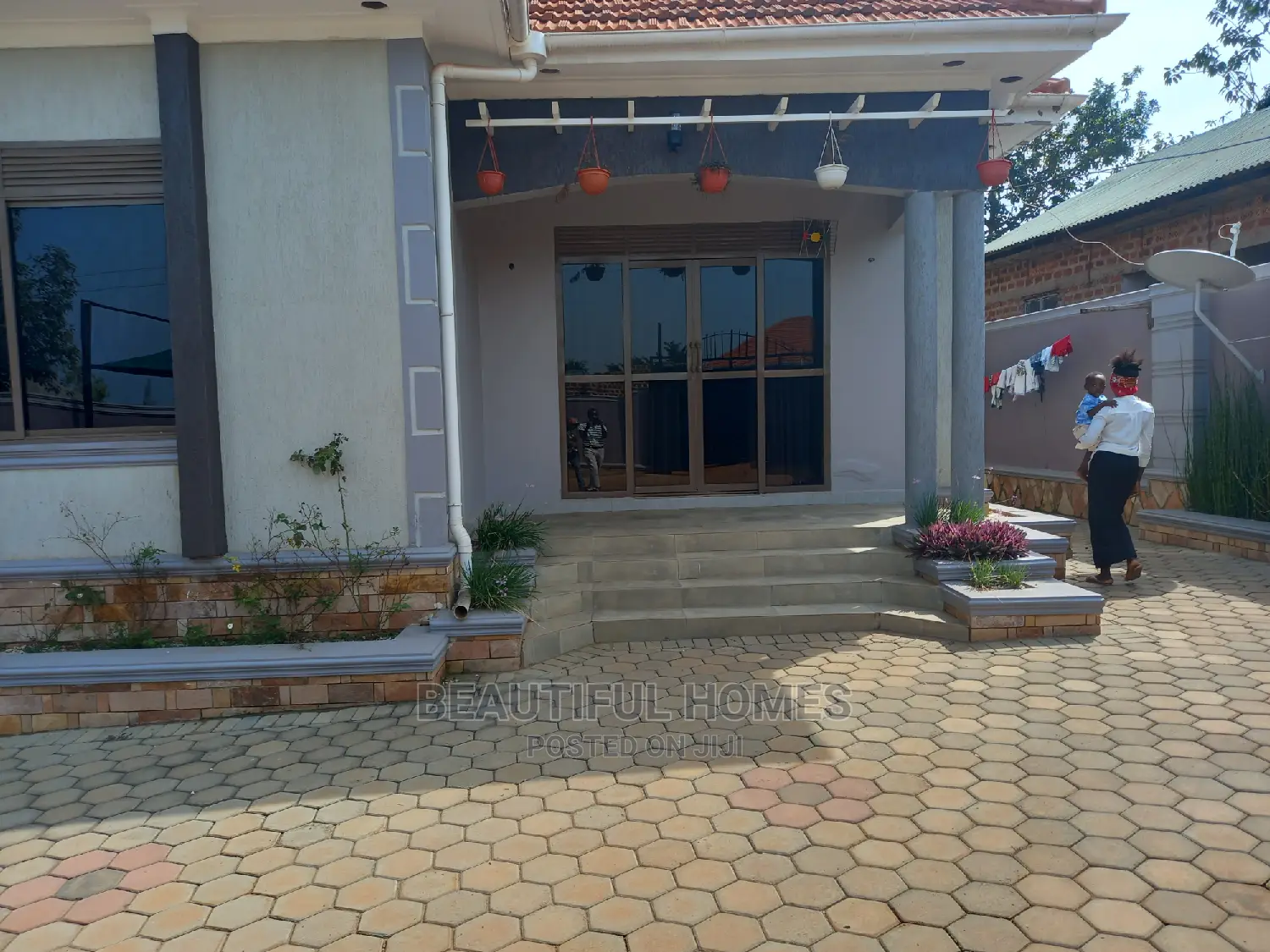 Furnished 4bdrm Bungalow in Kira Nakwero Canaan for Sale