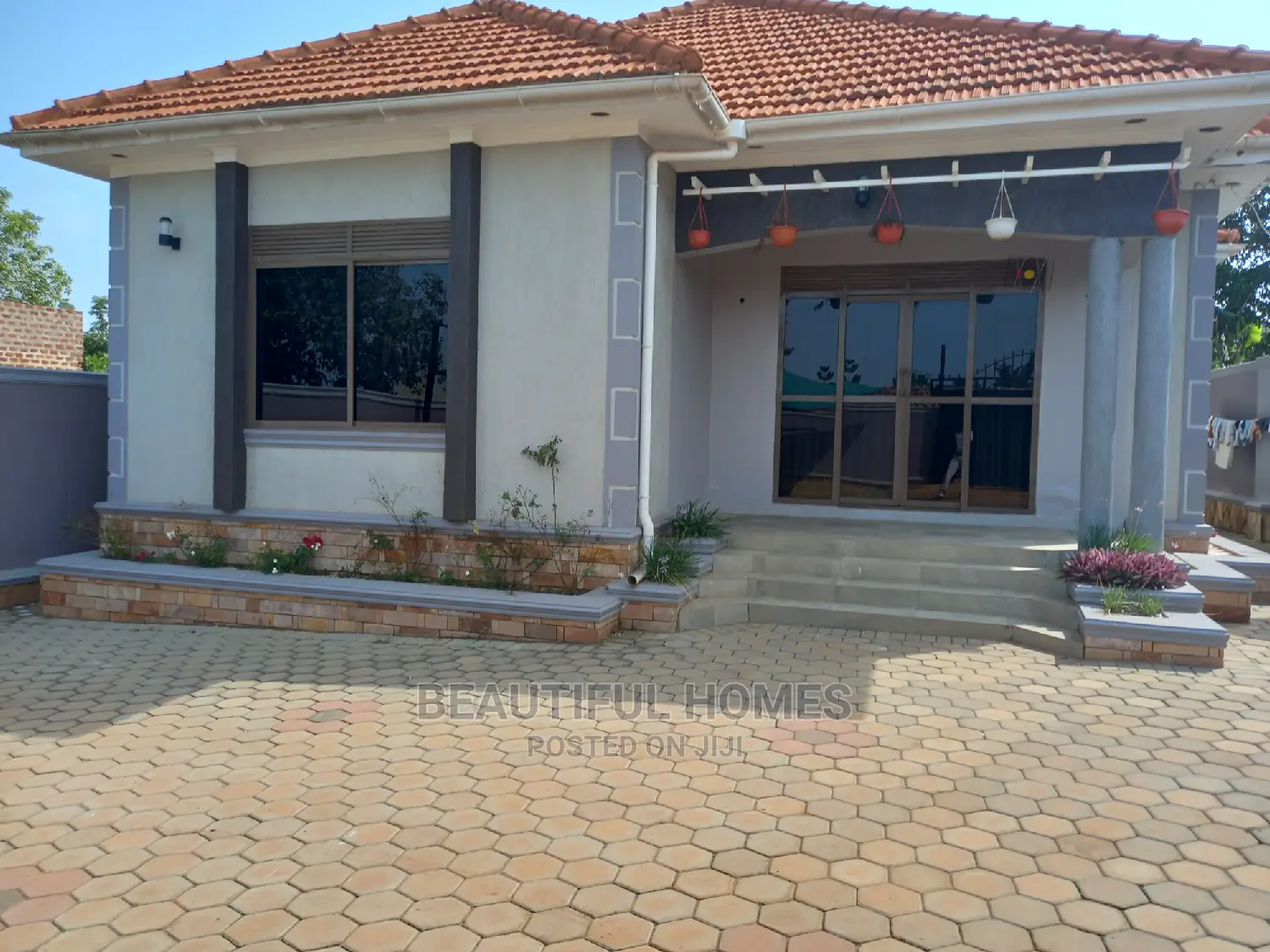 Furnished 4bdrm Bungalow in Kira Nakwero Canaan for Sale