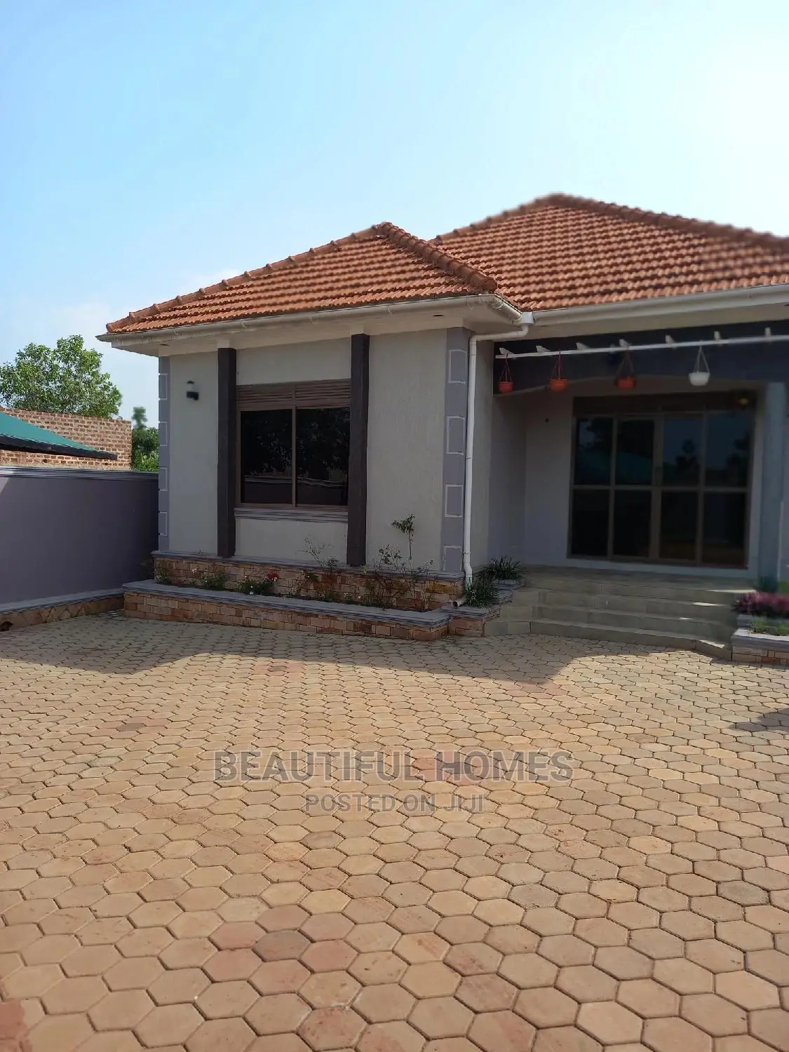 Furnished 4bdrm Bungalow in Kira Nakwero Canaan for Sale