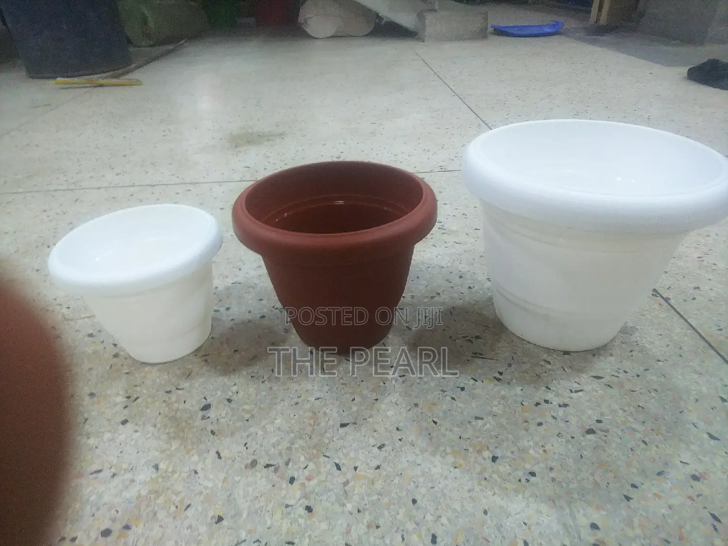 Diferent Sized Flower Pots