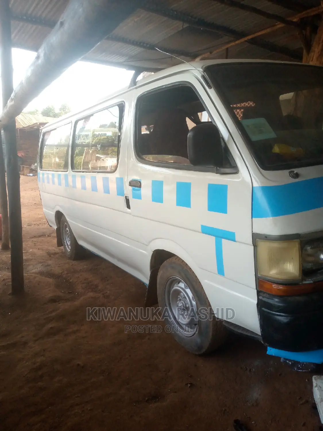 Toyota HiAce 2001 White