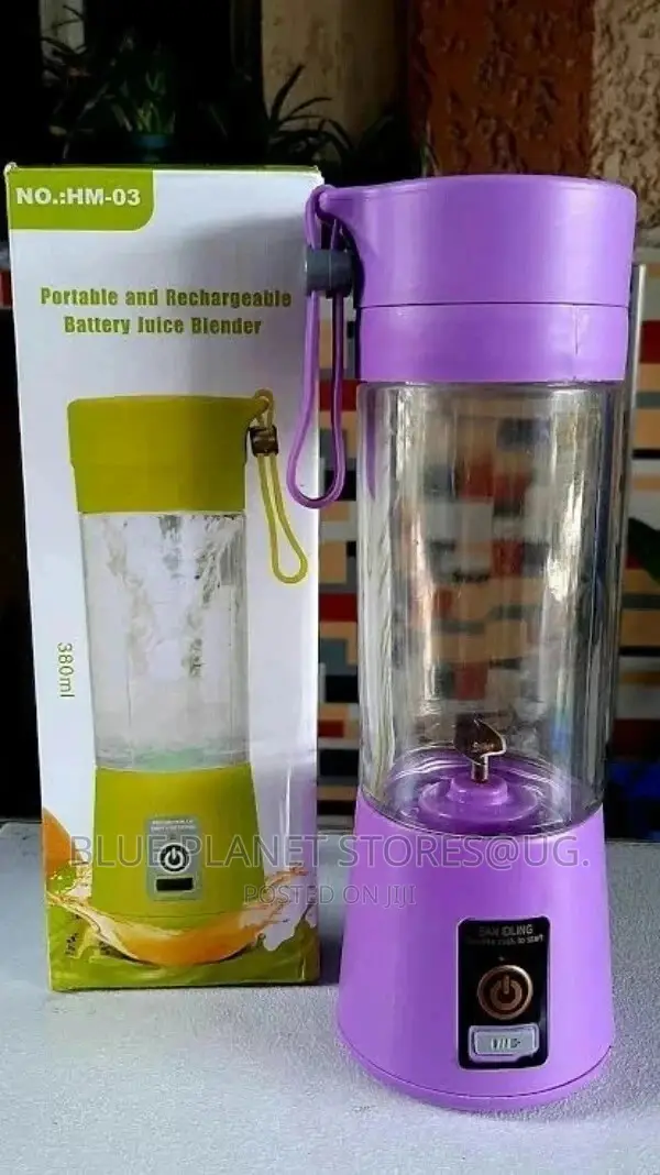 Portable Rechargeable Juice Blenders With a Battery