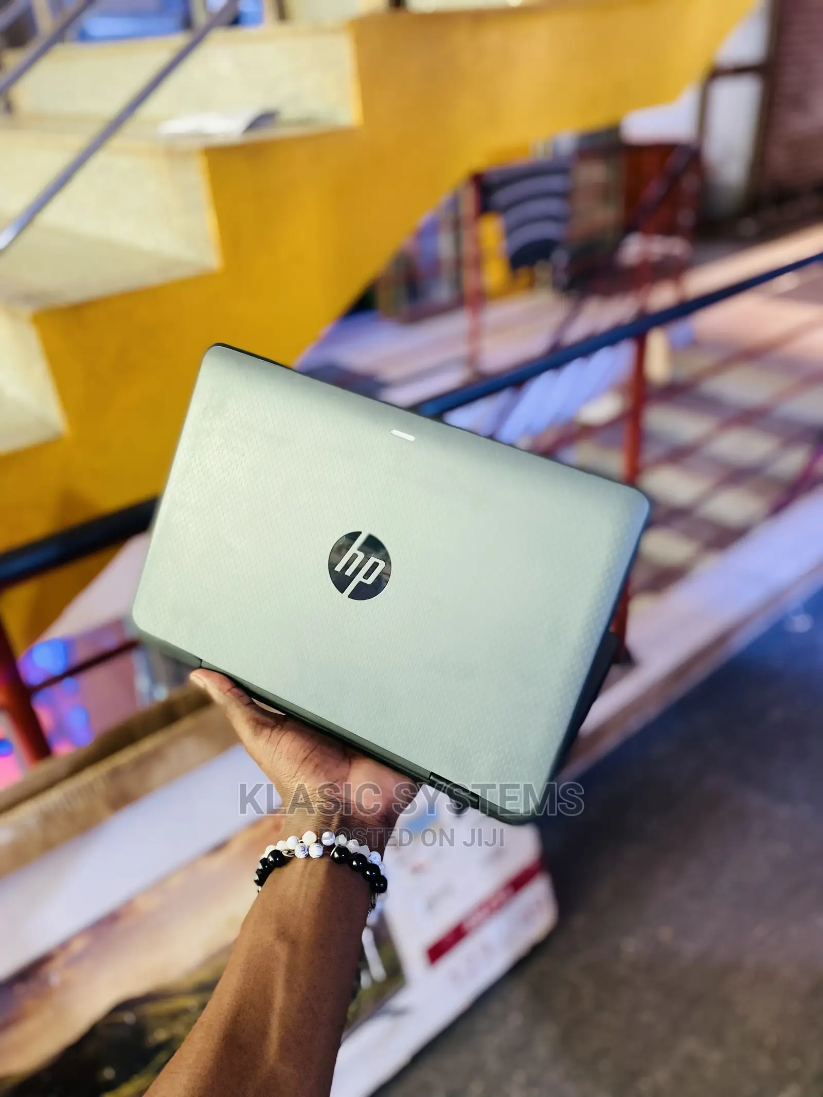 New Laptop HP X360 310 G2 4GB Intel Celeron SSD 128GB