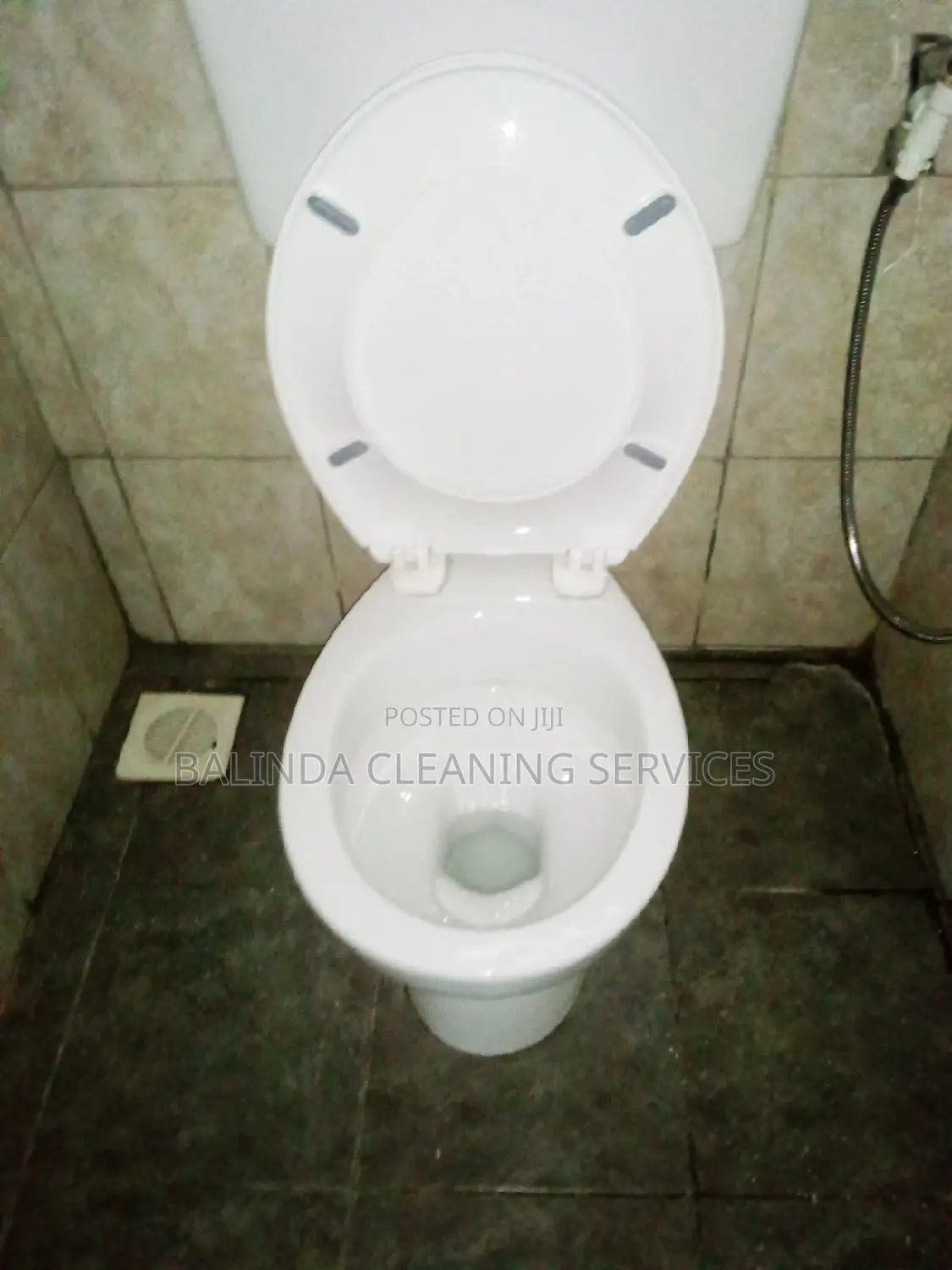We Make Your Wash Rooms Look Clean and House as Usual