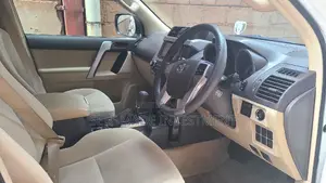 Toyota Land Cruiser Prado 2017 White