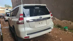 Toyota Land Cruiser Prado 2017 White