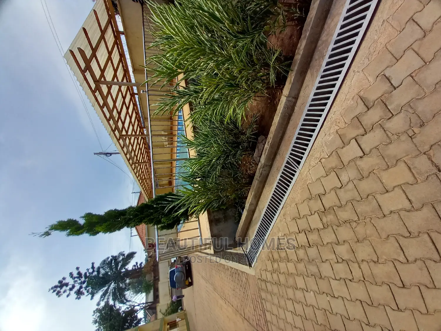 Furnished 2bdrm Condo in Bukoto, Central Division for Sale