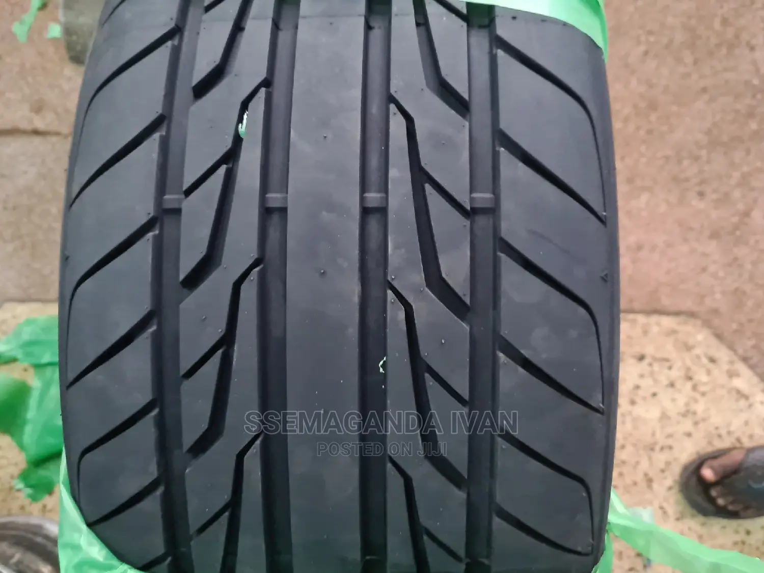 265/40r22 Low Profile Tyre