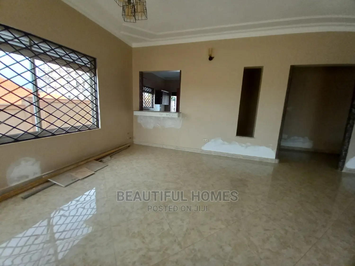 Furnished 4bdrm House in Kira for Sale