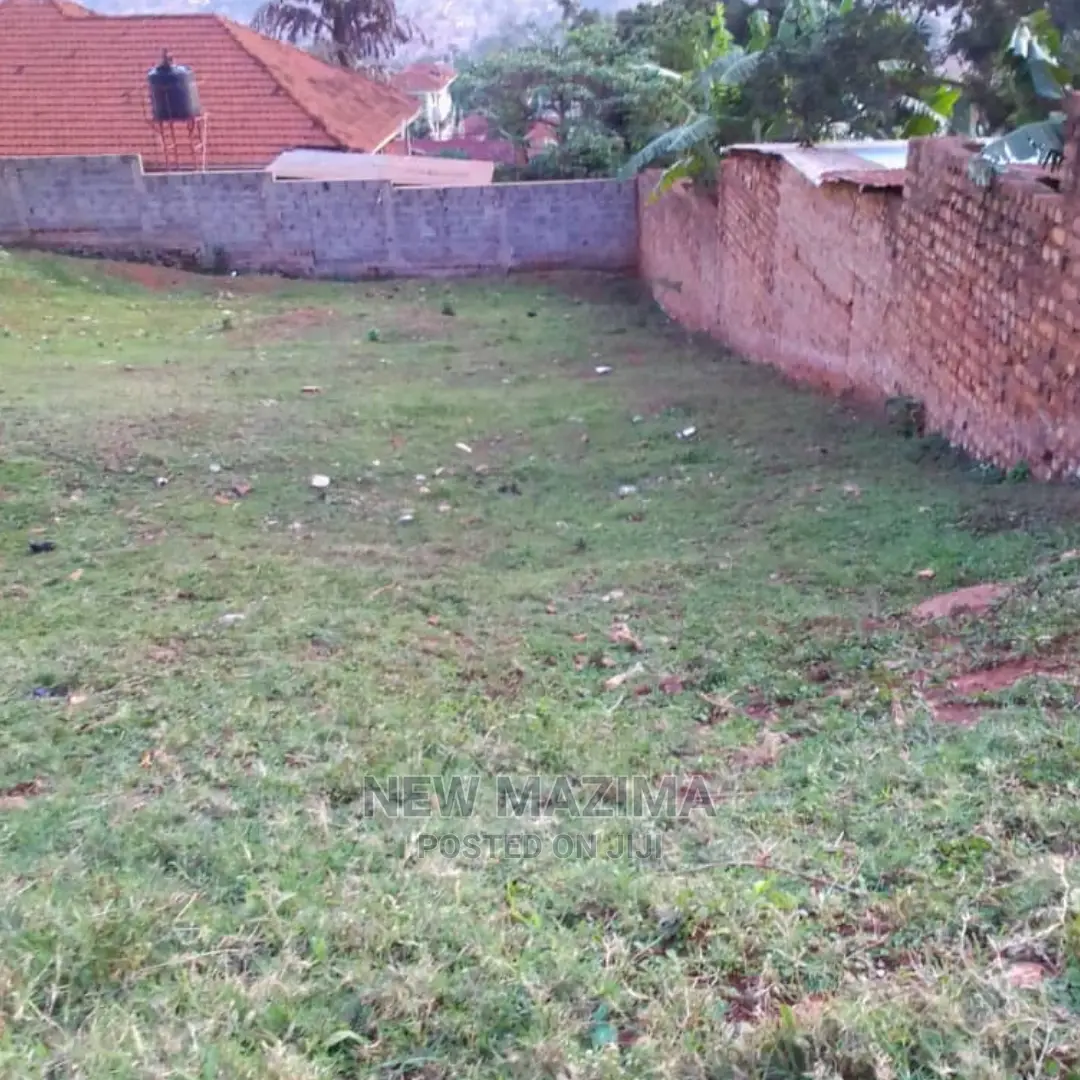 Affordable Plot on Quicksale in Heart of Makindye Kizungu