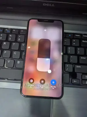 Photo - Apple iPhone XS Max 256 GB Gold