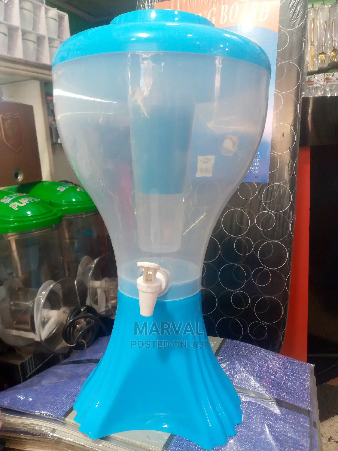 Juice Dispenser Wth Glasses
