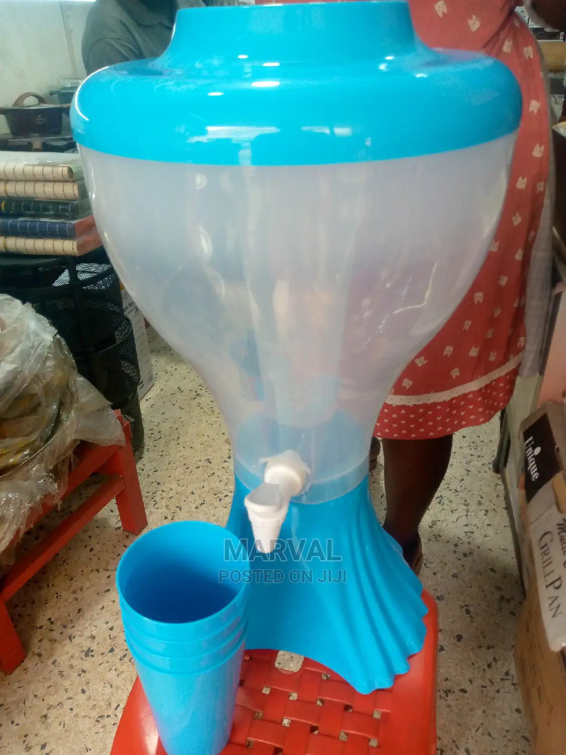 Juice Dispenser Wth Glasses