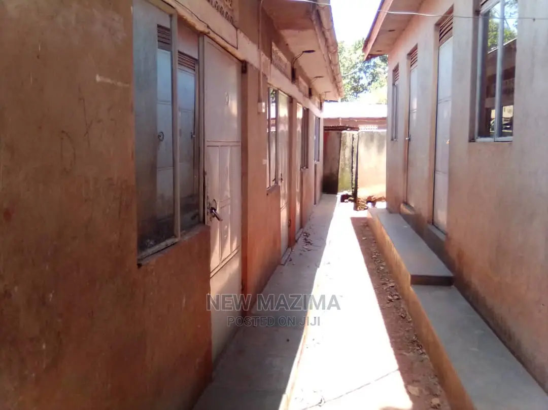 6bdrm House in Namasuba Ndejje, Central Division for Sale