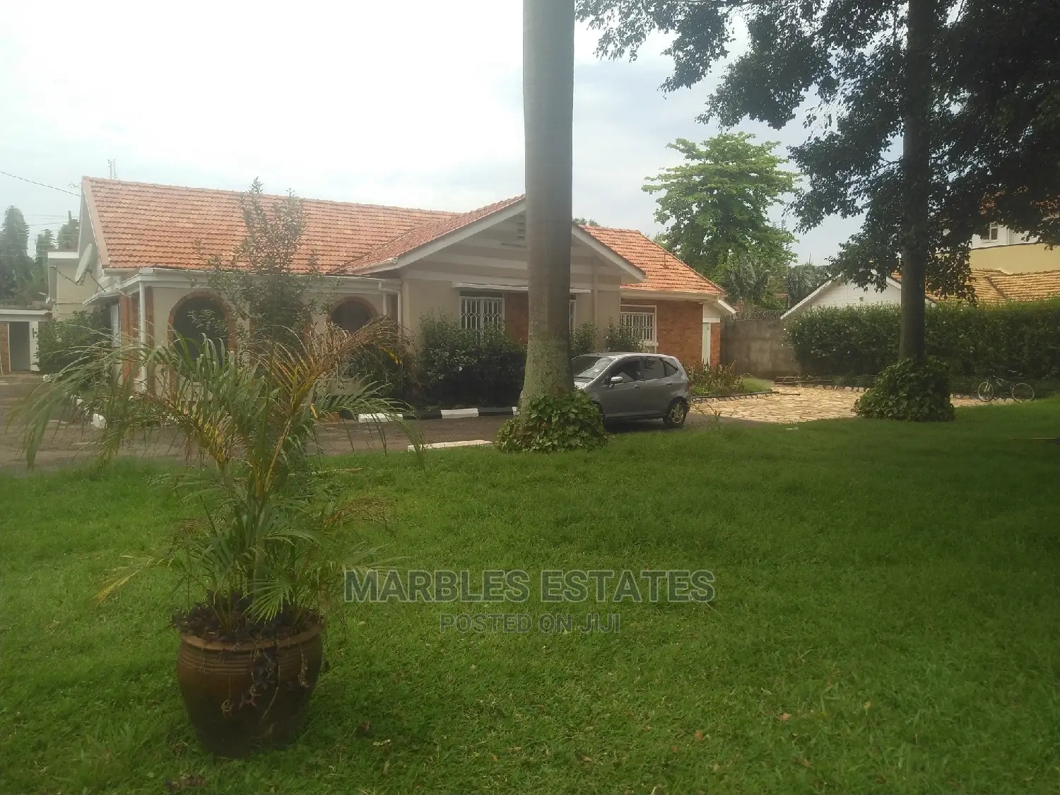 3bdrm Bungalow in Kololo, Central Division for Rent