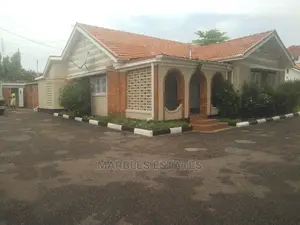 3bdrm Bungalow in Kololo, Central Division for Rent