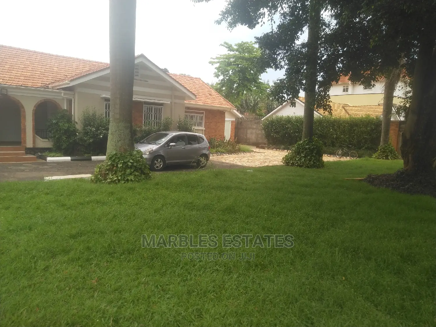 3bdrm Bungalow in Kololo, Central Division for Rent