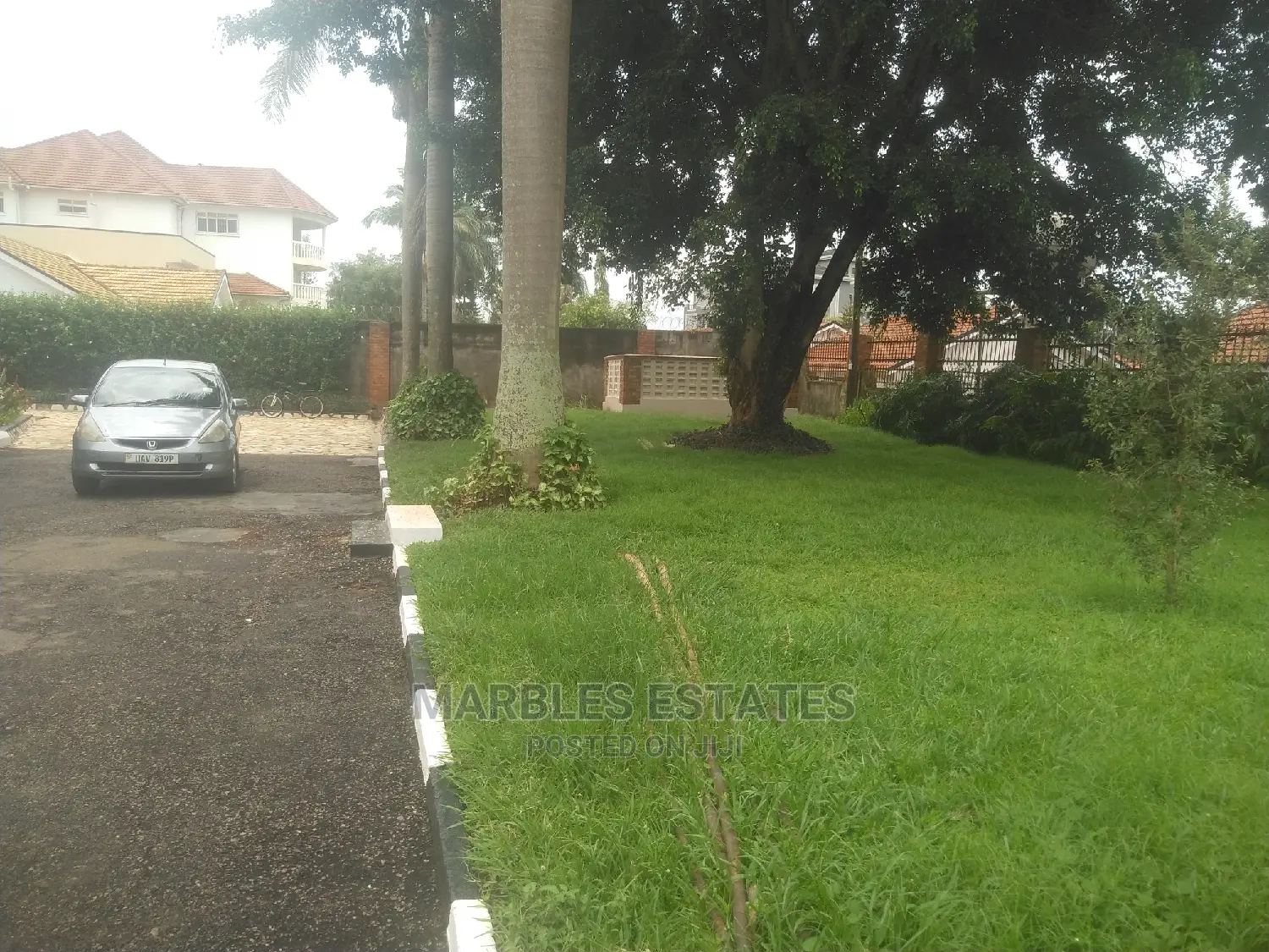 3bdrm Bungalow in Kololo, Central Division for Rent