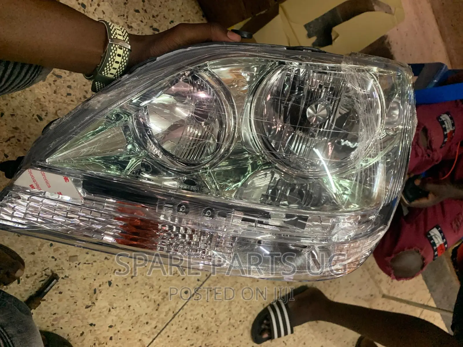 Harrier / Lexus 1999-2002 Headlights