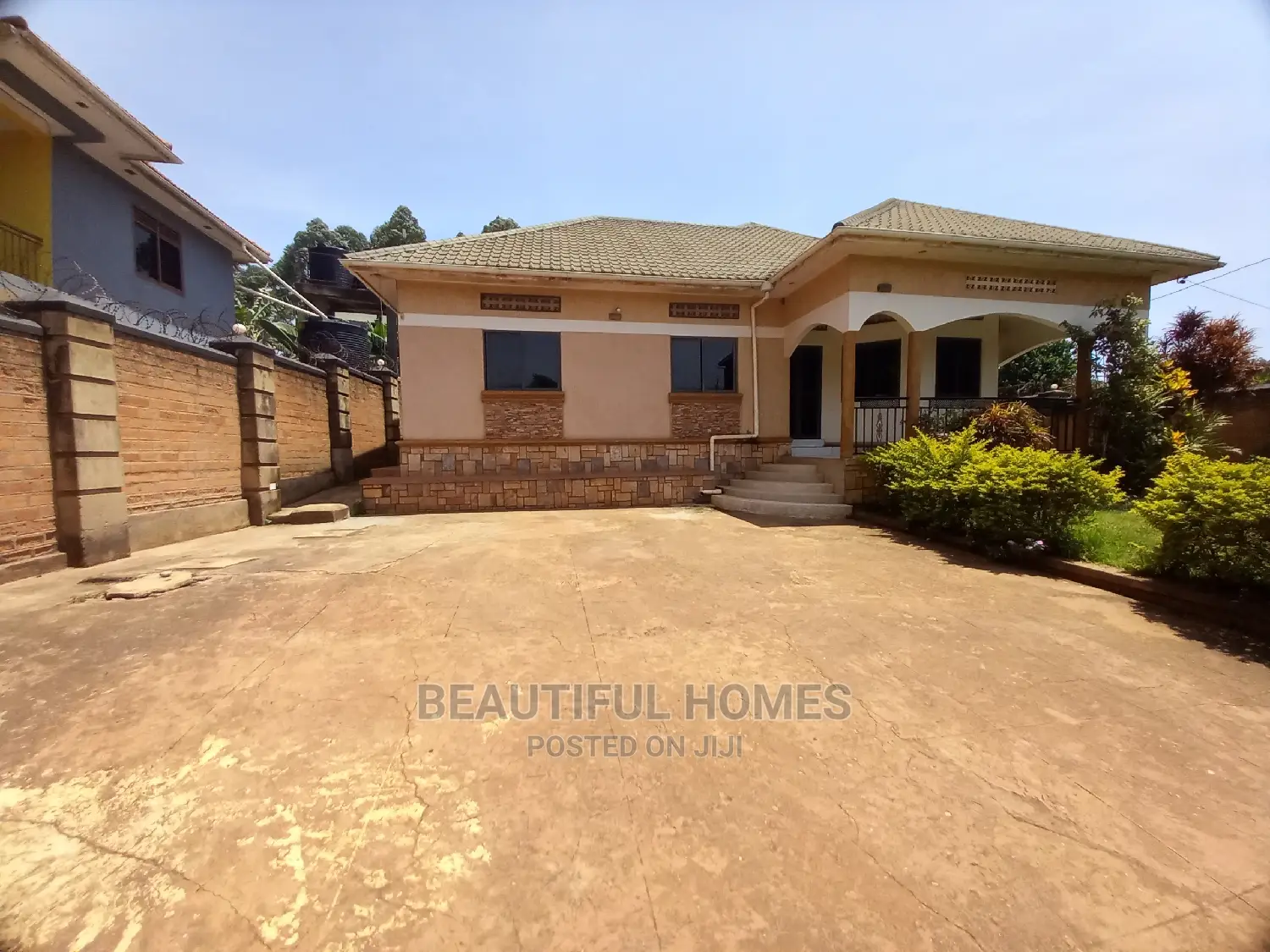 Furnished 4bdrm House in Kira 1,Posh for Sale