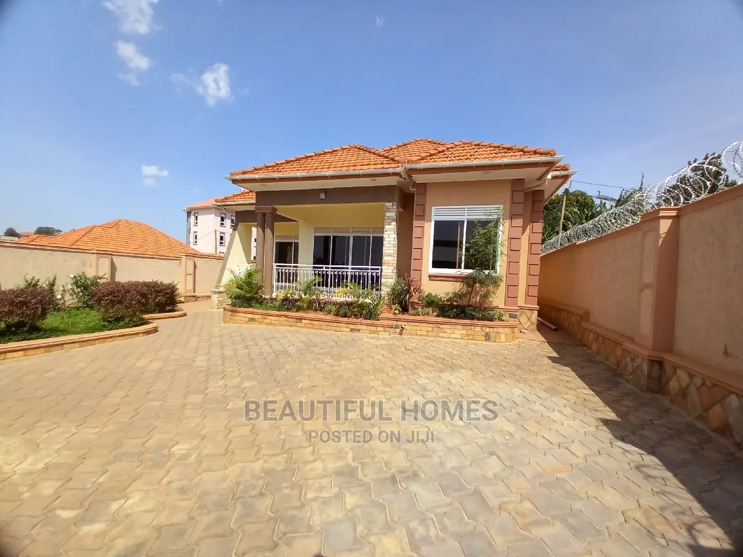 Furnished 4bdrm Bungalow in Kira Corporates for Sale