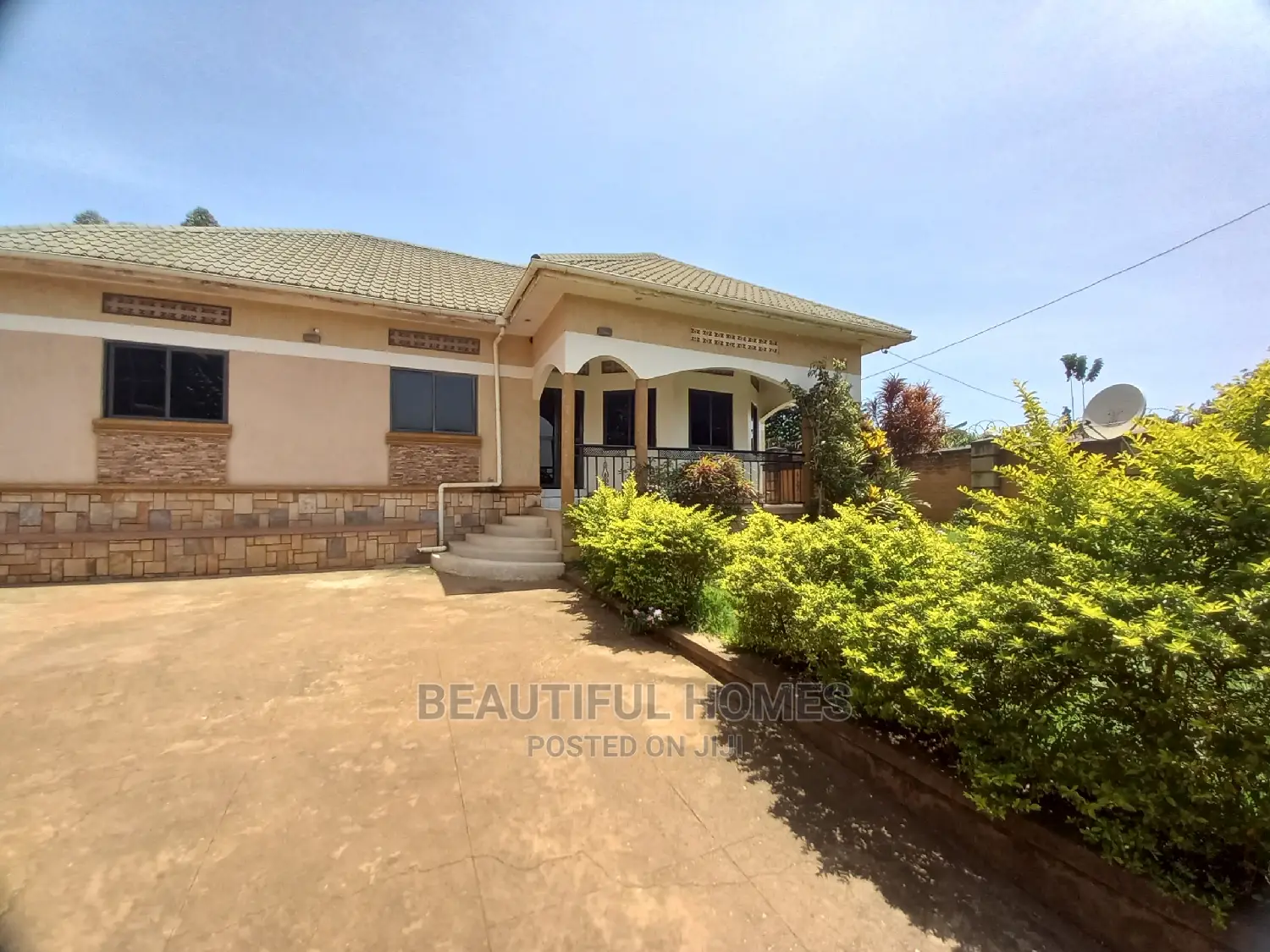 Furnished 4bdrm Bungalow in Kira Corporates for Sale