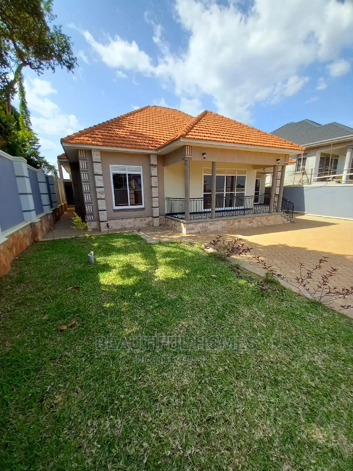 Furnished 4bdrm Bungalow in Kira for Sale