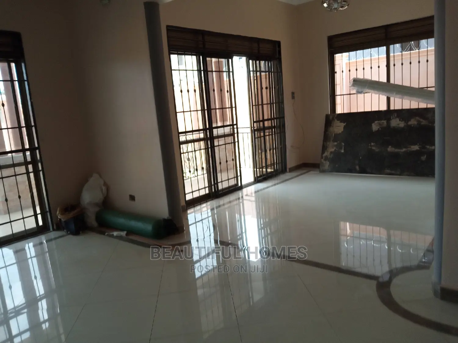 Furnished 4bdrm Bungalow in Kira for Sale