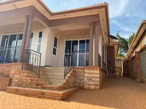 Furnished 4bdrm House in Kira for Sale