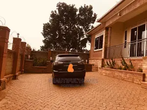 Furnished 4bdrm House in Kira for Sale