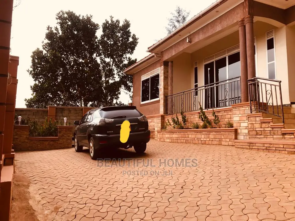 Furnished 4bdrm House in Kira for Sale
