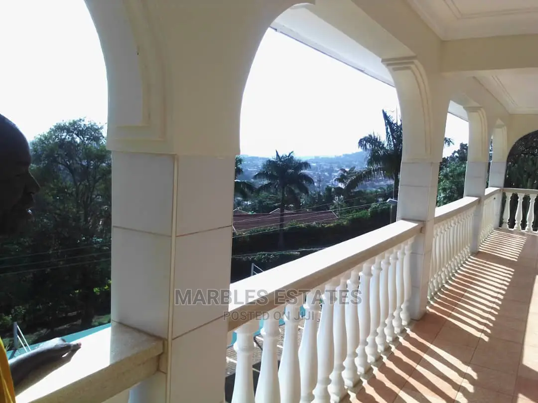 10bdrm House in Mbuya, Central Division for Rent