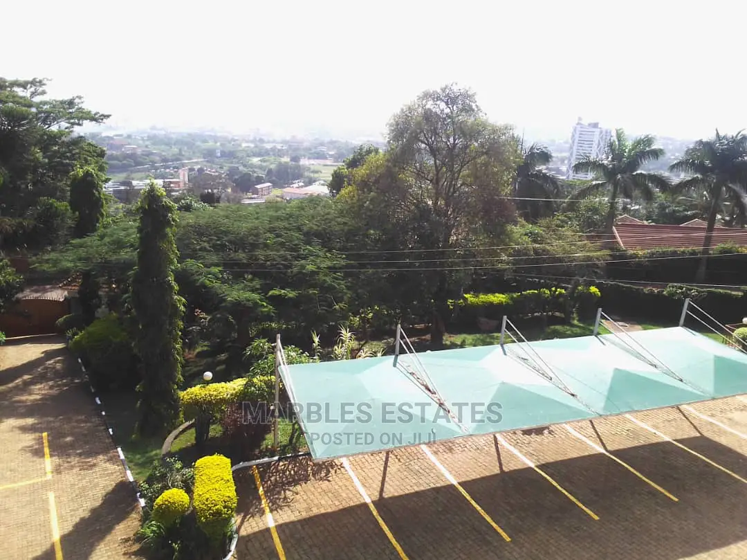 10bdrm House in Mbuya, Central Division for Rent