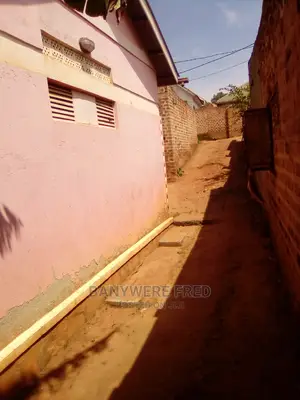 Furnished 3bdrm Bungalow in Zubaili Estate, Kira for Sale