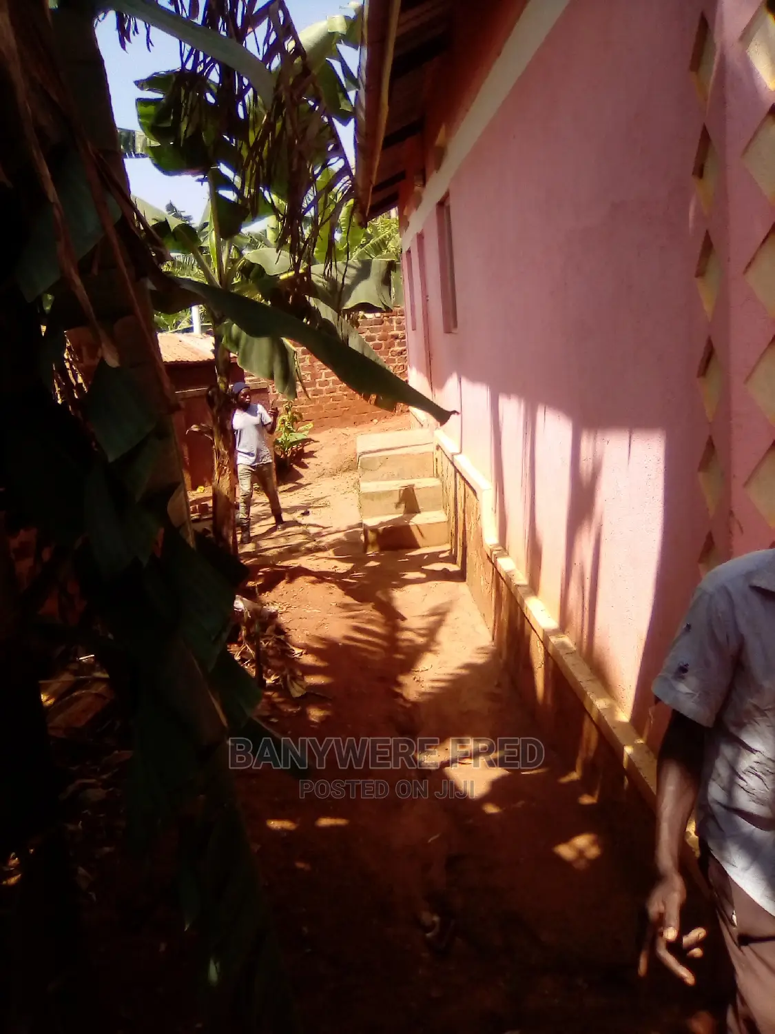 Furnished 3bdrm Bungalow in Zubaili Estate, Kira for Sale
