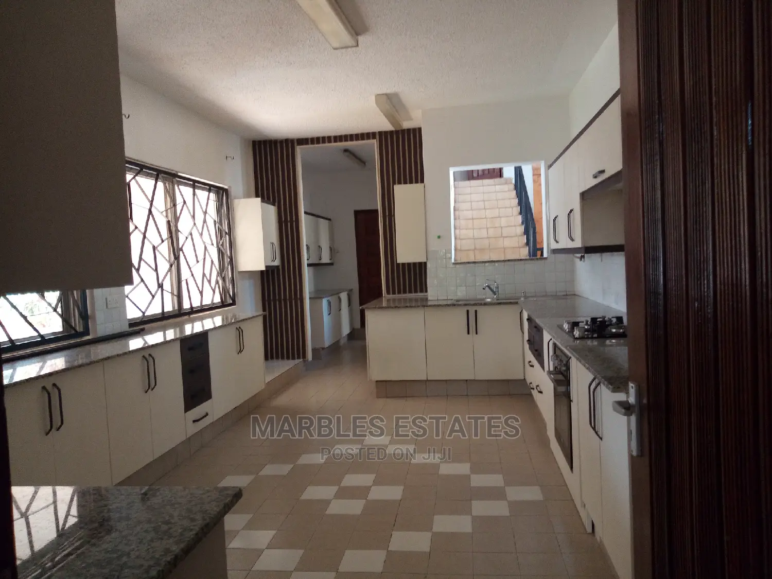 4bdrm Apartment in Central Division for Rent