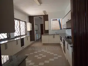 4bdrm Apartment in Central Division for Rent