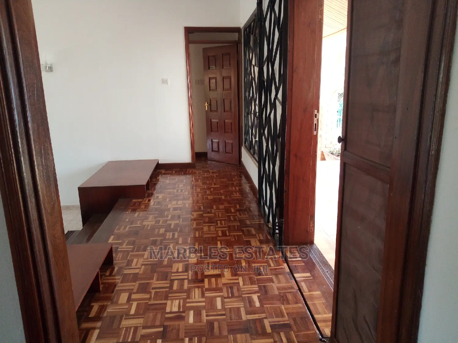4bdrm Apartment in Central Division for Rent