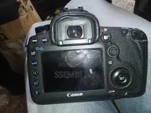CANON EOS 5D Mark Iii Body Only.