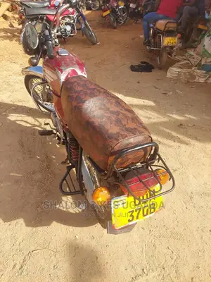 Bajaj Boxer 2019 Yellow